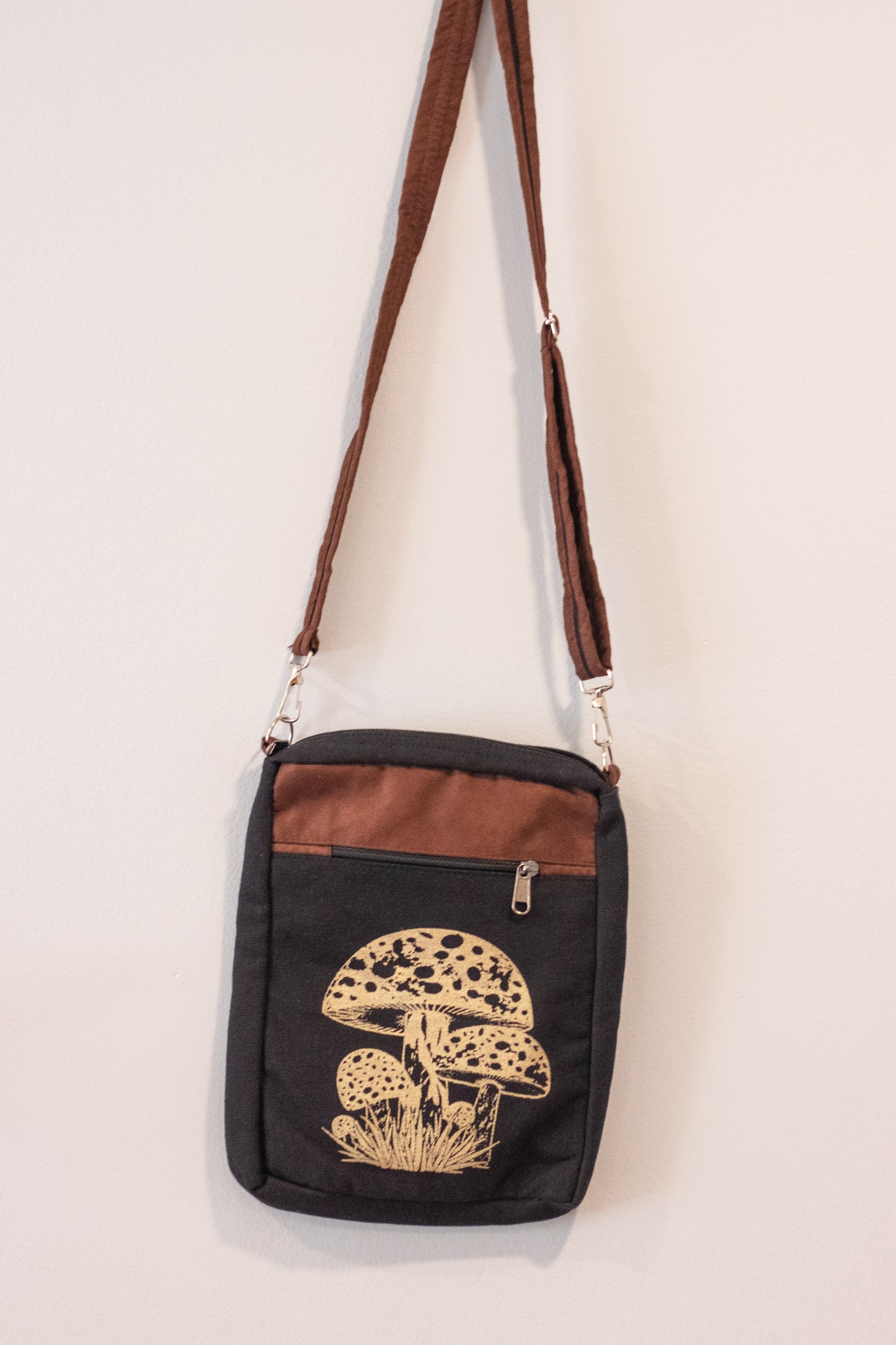 Mushroom messenger bags